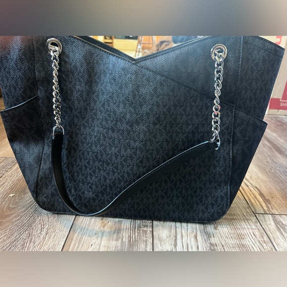 Michael Kors Black Jet Set Large Logo Shoulder Bag - Picture 9 of 10